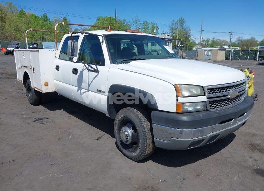 2005 Chevrolet Silverado 3500 (VIN 1GBJC33U45F831232) main photo