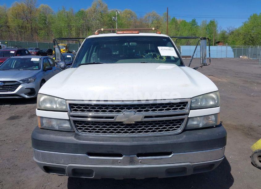 Photo 11 of 2005 Chevrolet Silverado 3500 (VIN 1GBJC33U45F831232)