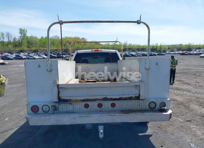 Photo 15 of 2005 Chevrolet Silverado 3500 (VIN 1GBJC33U45F831232)