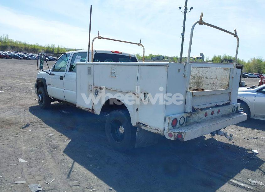Photo 3 of 2005 Chevrolet Silverado 3500 (VIN 1GBJC33U45F831232)