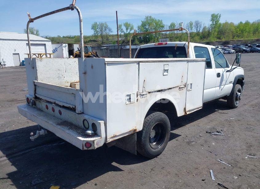 Photo 4 of 2005 Chevrolet Silverado 3500 (VIN 1GBJC33U45F831232)