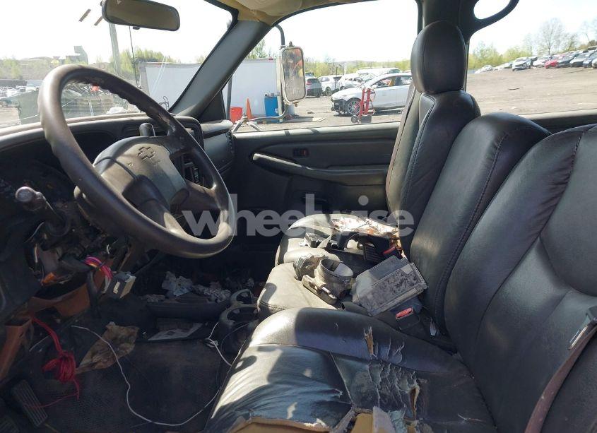 Photo 6 of 2005 Chevrolet Silverado 3500 (VIN 1GBJC33U45F831232)