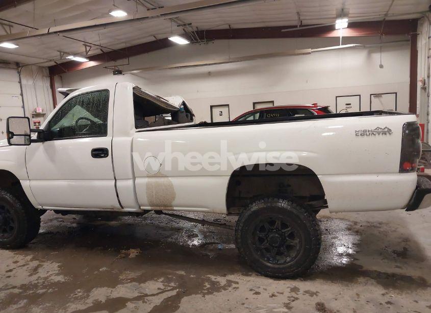 Photo 14 of 2003 Chevrolet Silverado 3500 CHASSIS (VIN 1GBJC341X3E219530)