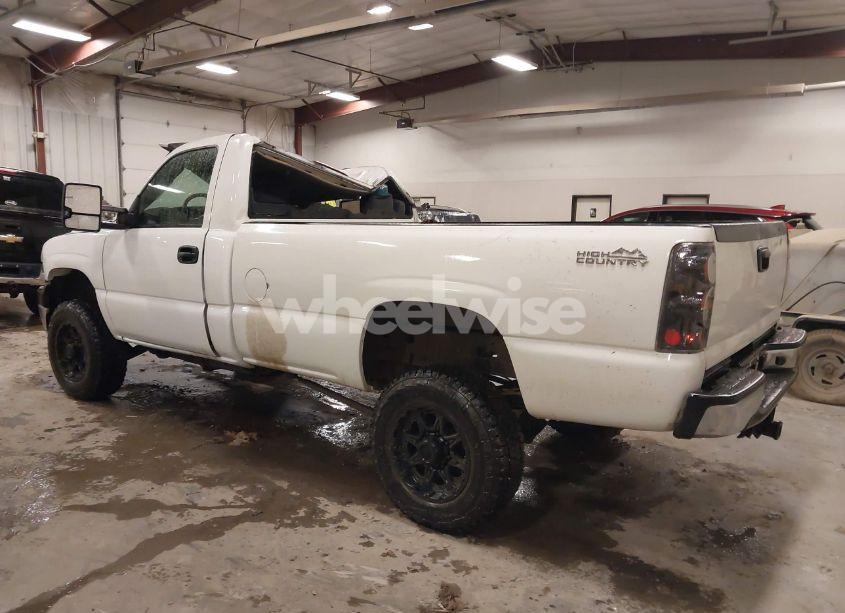 Photo 3 of 2003 Chevrolet Silverado 3500 CHASSIS (VIN 1GBJC341X3E219530)