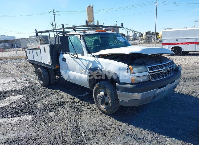 2005 Chevrolet Silverado 3500 CHASSIS WORK TRUCK (VIN 1GBJC34235E311607) main photo