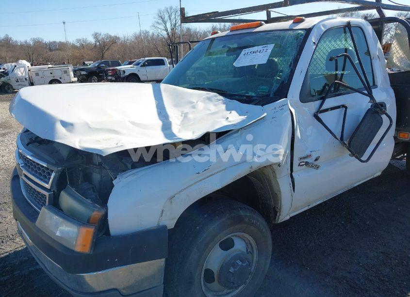 Photo 11 of 2005 Chevrolet Silverado 3500 CHASSIS WORK TRUCK (VIN 1GBJC34235E311607)