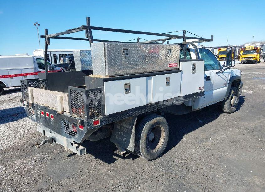 Photo 4 of 2005 Chevrolet Silverado 3500 CHASSIS WORK TRUCK (VIN 1GBJC34235E311607)