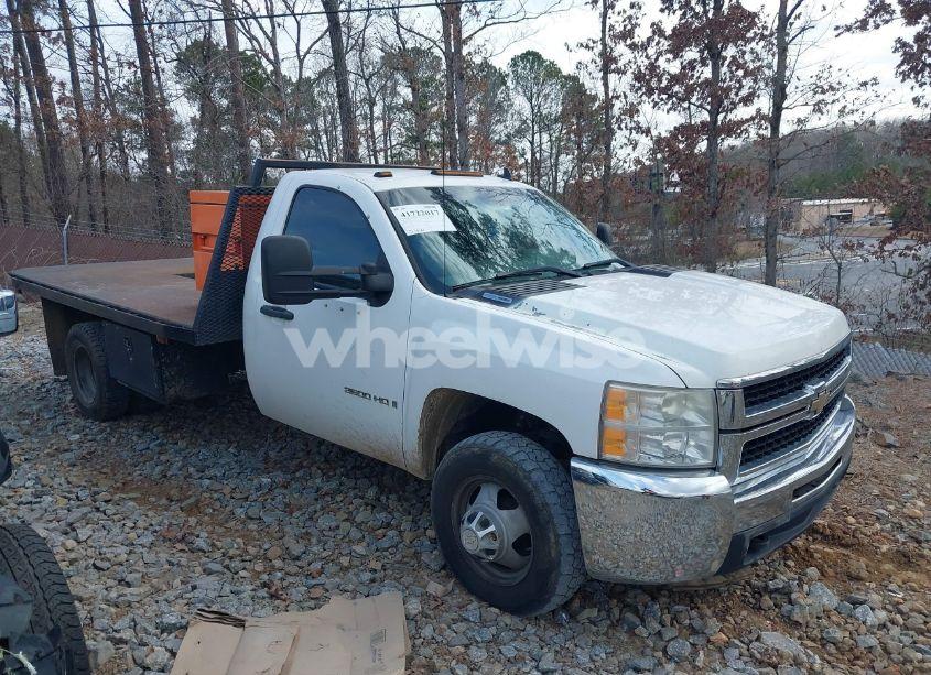 2008 Chevrolet Silverado 3500HD CHASSIS WORK TRUCK (VIN 1GBJC346X8E111377) main photo