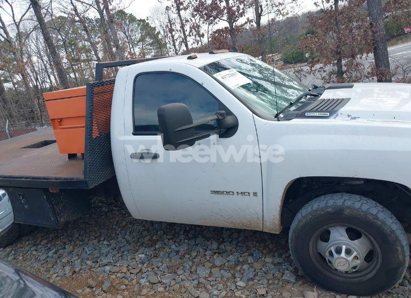 Photo 13 of 2008 Chevrolet Silverado 3500HD CHASSIS WORK TRUCK (VIN 1GBJC346X8E111377)