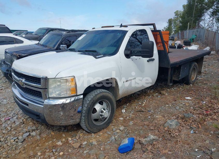 Photo 2 of 2008 Chevrolet Silverado 3500HD CHASSIS WORK TRUCK (VIN 1GBJC346X8E111377)