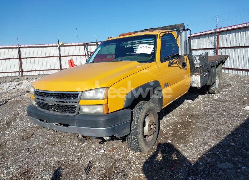 Photo 2 of 2006 Chevrolet Silverado 3500 CHASSIS WORK TRUCK (VIN 1GBJC34D56E177847)