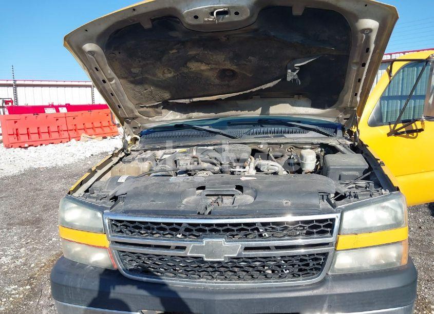 Photo 9 of 2006 Chevrolet Silverado 3500 CHASSIS WORK TRUCK (VIN 1GBJC34D56E177847)