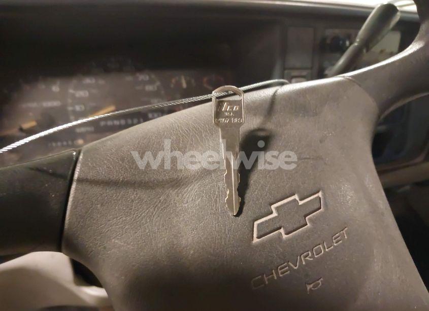 Photo 10 of 1997 Chevrolet C3500 CHASSIS (VIN 1GBJC34R2VF010575)