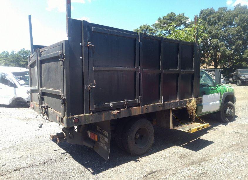 Photo 4 of 2005 Chevrolet Silverado 3500 CHASSIS WORK TRUCK (VIN 1GBJC34U15E281427)