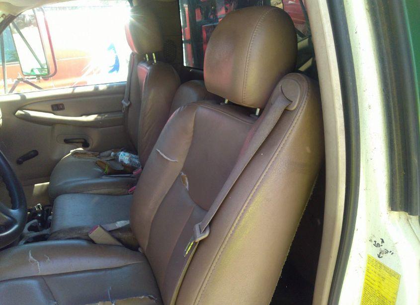 Photo 7 of 2005 Chevrolet Silverado 3500 CHASSIS WORK TRUCK (VIN 1GBJC34U15E281427)