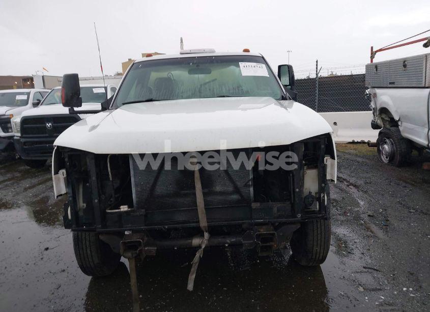 Photo 12 of 2006 Chevrolet Silverado 3500 CHASSIS WORK TRUCK (VIN 1GBJC34U16E218006)