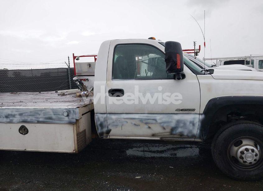Photo 13 of 2006 Chevrolet Silverado 3500 CHASSIS WORK TRUCK (VIN 1GBJC34U16E218006)