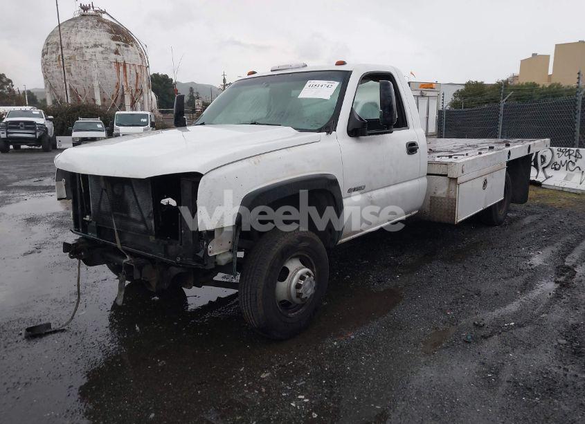 Photo 2 of 2006 Chevrolet Silverado 3500 CHASSIS WORK TRUCK (VIN 1GBJC34U16E218006)