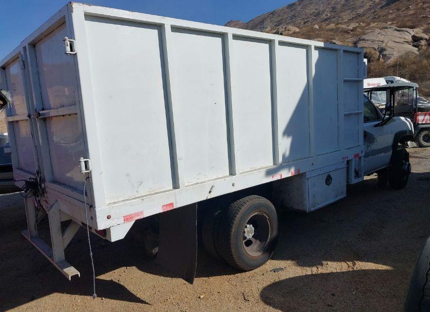 Photo 4 of 2003 Chevrolet Silverado 3500 CHASSIS (VIN 1GBJC34U33E289266)
