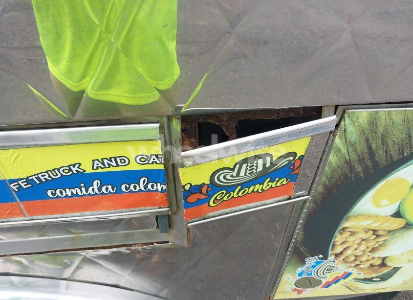 Photo 21 of 2004 Chevrolet Silverado 3500 CHASSIS (VIN 1GBJC34U44E232625)