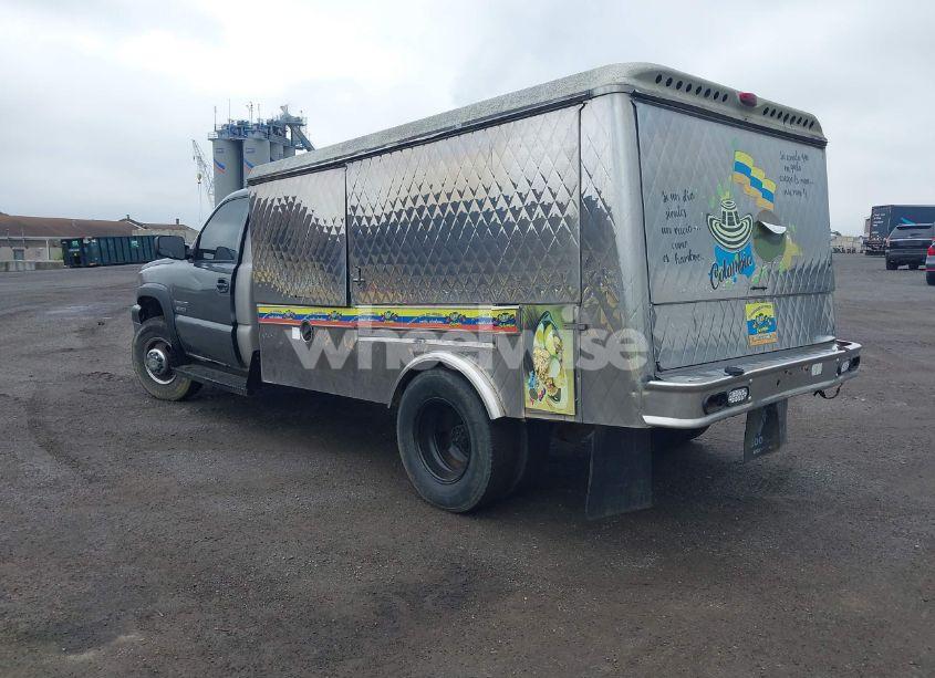 Photo 3 of 2004 Chevrolet Silverado 3500 CHASSIS (VIN 1GBJC34U44E232625)