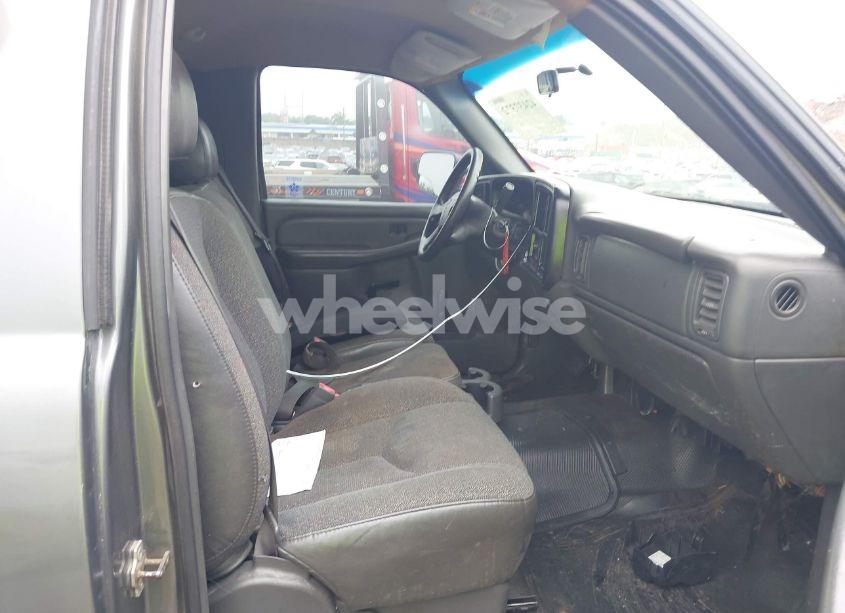 Photo 7 of 2004 Chevrolet Silverado 3500 CHASSIS (VIN 1GBJC34U44E232625)