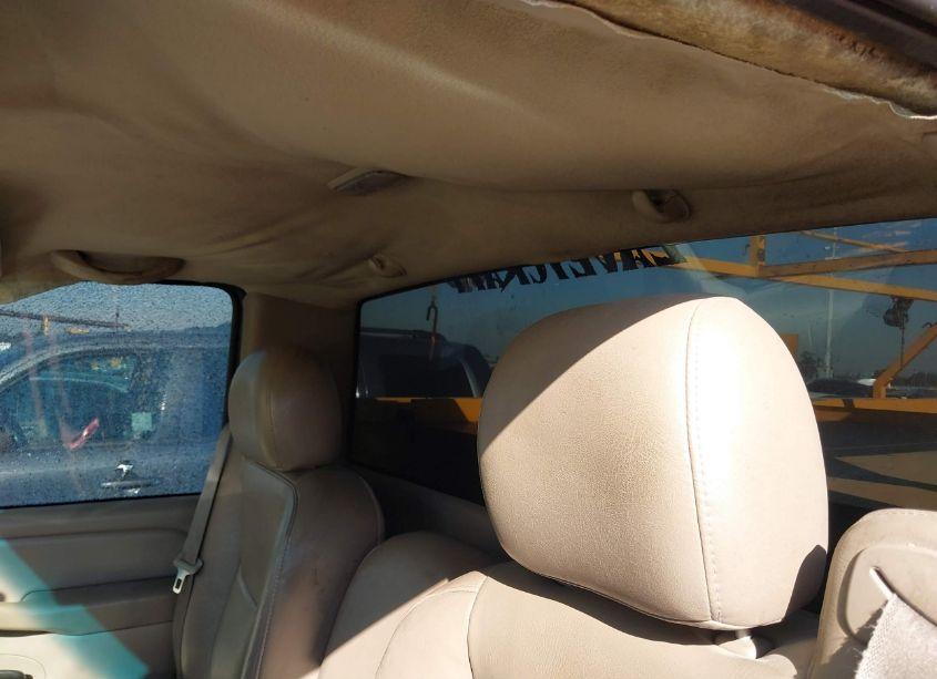 Photo 6 of 2005 Chevrolet Silverado 3500 CHASSIS WORK TRUCK (VIN 1GBJC34U95E314092)