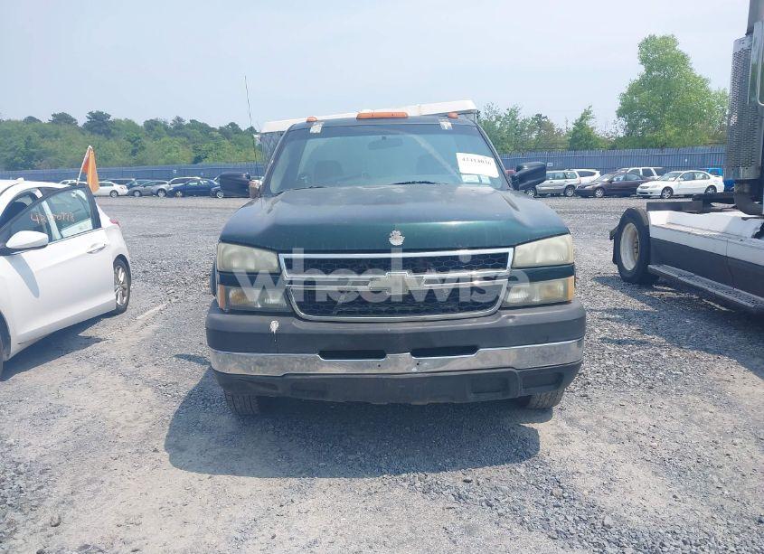 Photo 12 of 2006 Chevrolet Silverado 3500 CHASSIS WORK TRUCK (VIN 1GBJC34U96E255028)