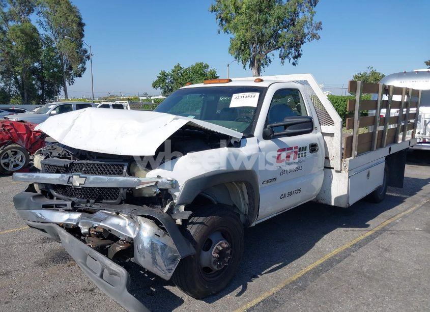 Photo 2 of 2001 Chevrolet Silverado 3500 CHASSIS (VIN 1GBJC34UX1F111443)