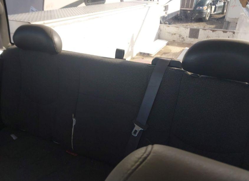 Photo 7 of 2006 Chevrolet Silverado 3500 CHASSIS WORK TRUCK (VIN 1GBJC39D76E246739)