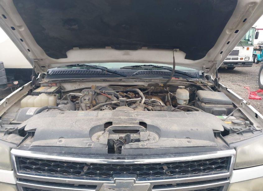 Photo 9 of 2006 Chevrolet Silverado 3500 CHASSIS WORK TRUCK (VIN 1GBJC39D76E246739)