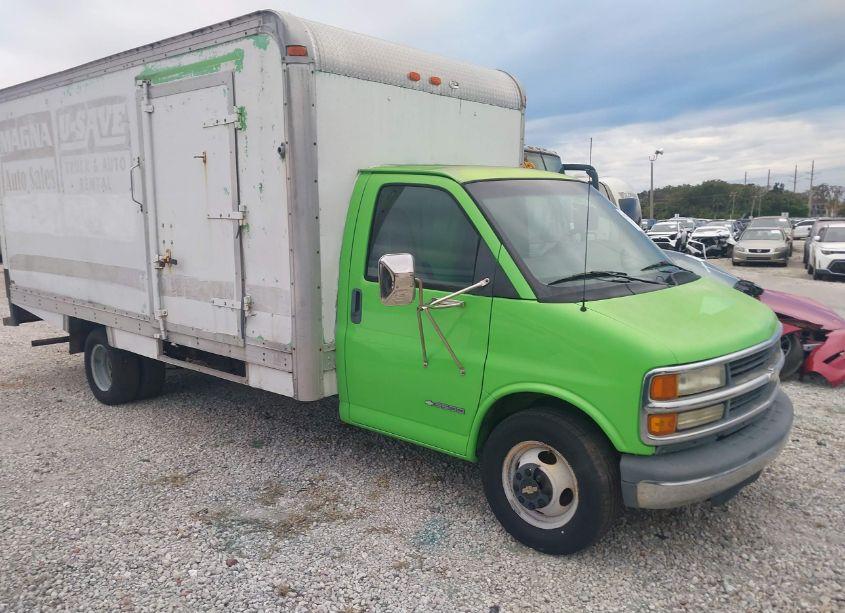 2002 Chevrolet Express COMM CUTAWAY (VIN 1GBJG31F221112465) main photo