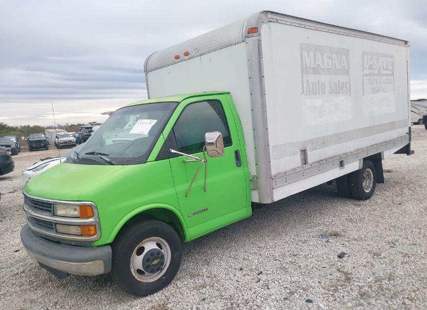 Photo 2 of 2002 Chevrolet Express COMM CUTAWAY (VIN 1GBJG31F221112465)