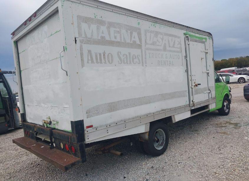 Photo 4 of 2002 Chevrolet Express COMM CUTAWAY (VIN 1GBJG31F221112465)