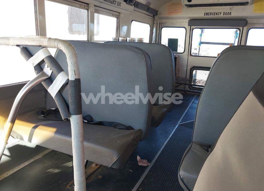 Photo 8 of 2003 Chevrolet Bus EXPRESS COMM CUTAWAY (VIN 1GBJG31F421216729)