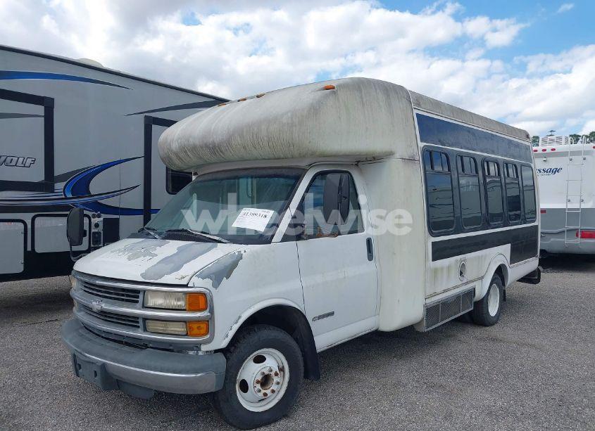 Photo 2 of 2001 Chevrolet Express RV CUTAWAY (VIN 1GBJG31G611175379)