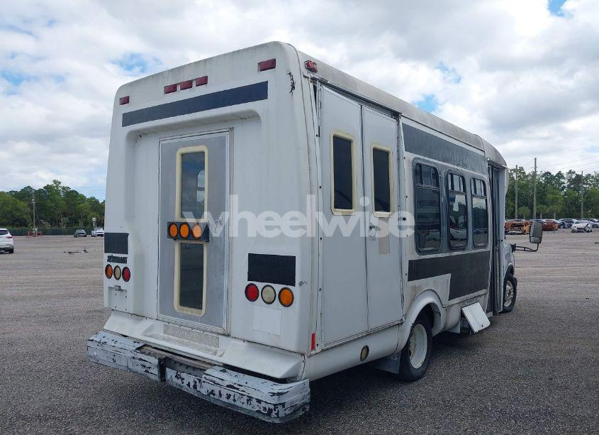Photo 4 of 2001 Chevrolet Express RV CUTAWAY (VIN 1GBJG31G611175379)