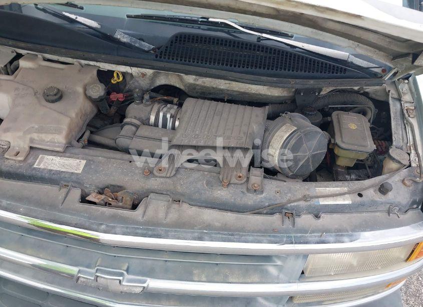 Photo 9 of 2001 Chevrolet Express RV CUTAWAY (VIN 1GBJG31G611175379)