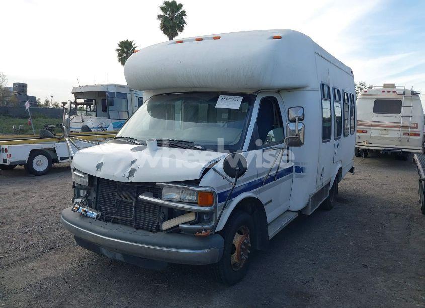 Photo 2 of 1999 Chevrolet Express RV CUTAWAY (VIN 1GBJG31J2X1065109)