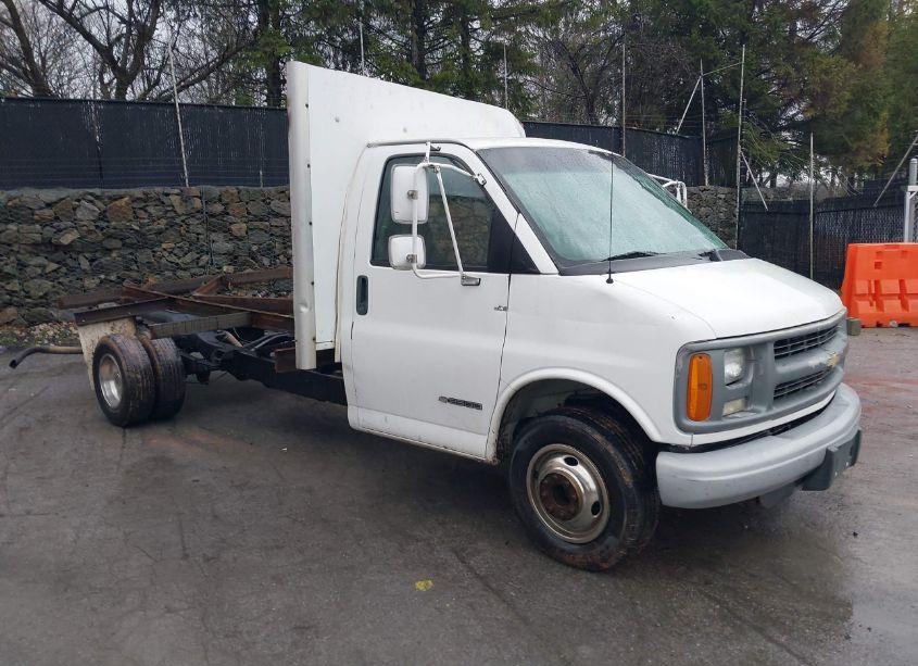 2002 Chevrolet Express COMM CUTAWAY (VIN 1GBJG31R221148649) main photo
