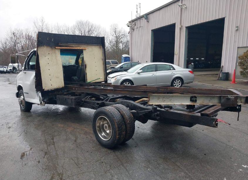 Photo 3 of 2002 Chevrolet Express COMM CUTAWAY (VIN 1GBJG31R221148649)