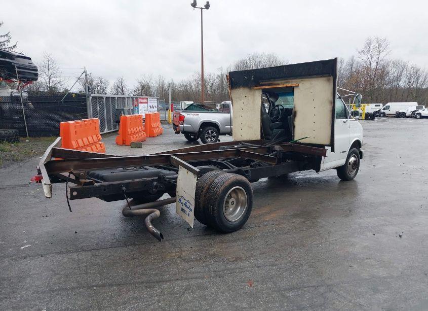 Photo 4 of 2002 Chevrolet Express COMM CUTAWAY (VIN 1GBJG31R221148649)