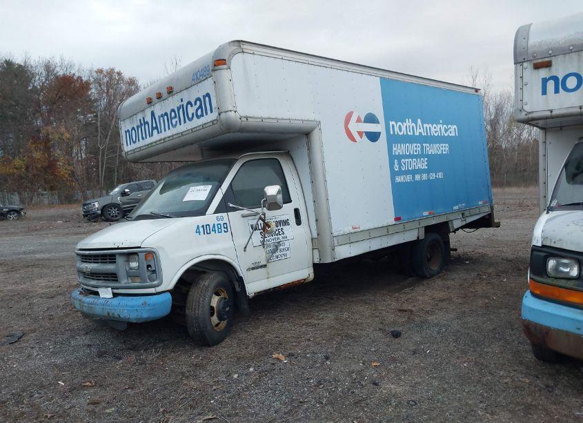 Photo 2 of 2000 Chevrolet Express COMM CUTAWAY (VIN 1GBJG31R2Y1129477)