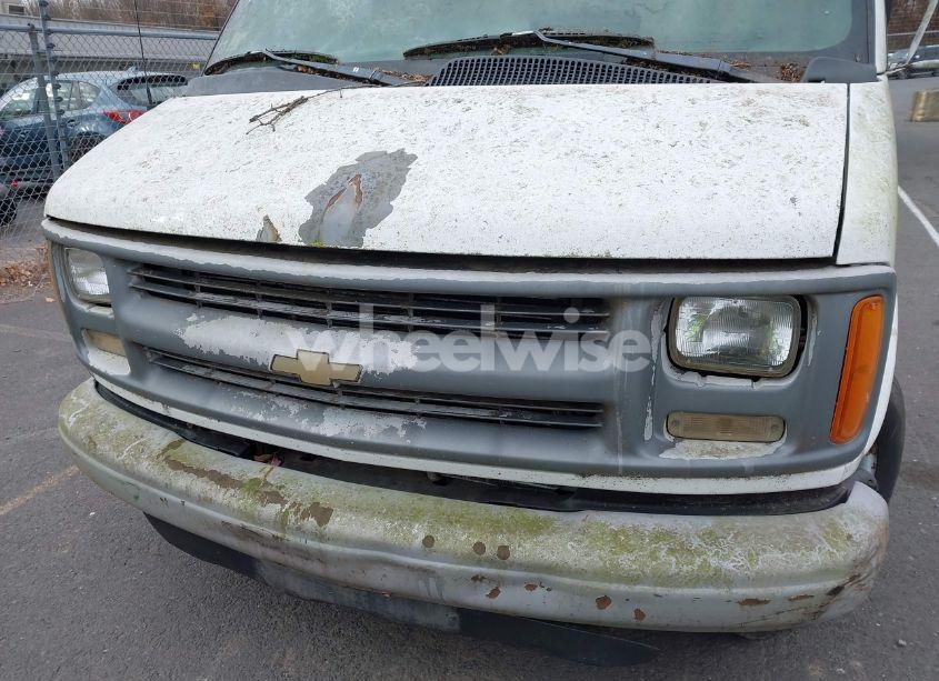 Photo 11 of 2000 Chevrolet Express COMM CUTAWAY (VIN 1GBJG31R7Y1209731)