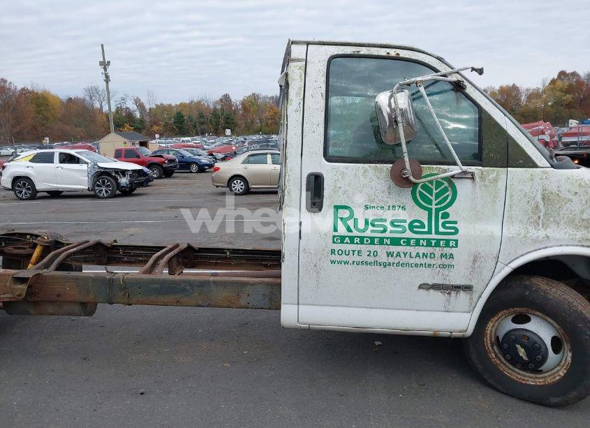 Photo 14 of 2000 Chevrolet Express COMM CUTAWAY (VIN 1GBJG31R7Y1209731)