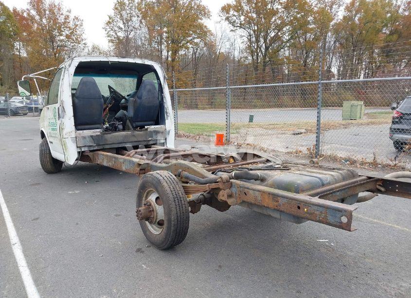 Photo 3 of 2000 Chevrolet Express COMM CUTAWAY (VIN 1GBJG31R7Y1209731)