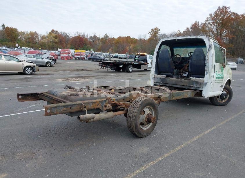 Photo 4 of 2000 Chevrolet Express COMM CUTAWAY (VIN 1GBJG31R7Y1209731)