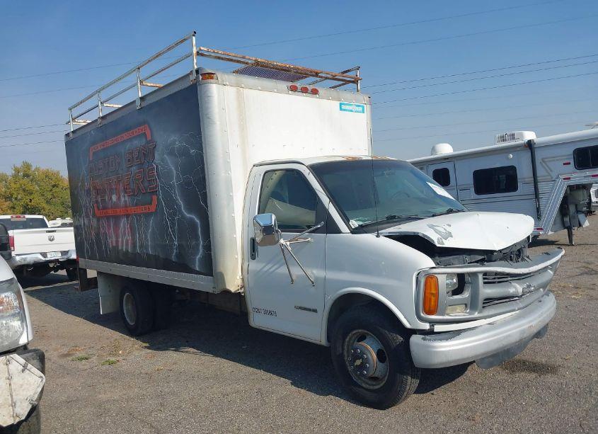 2002 Chevrolet Express COMM CUTAWAY (VIN 1GBJG31R821138286) main photo