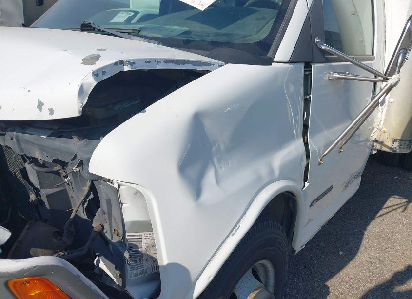 Photo 12 of 2002 Chevrolet Express COMM CUTAWAY (VIN 1GBJG31R821138286)