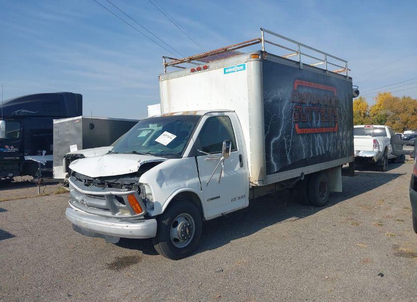 Photo 2 of 2002 Chevrolet Express COMM CUTAWAY (VIN 1GBJG31R821138286)